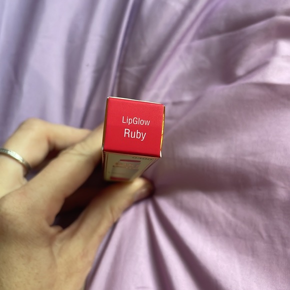 LipGlow pixi by petra Tinted Lip Balm - LipGlow Ruby 1.5g - Picture 5 of 5